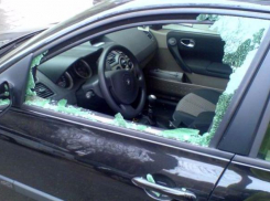 Четверо молодых таганрожцев попались на краже аудиотехники из автомобиля