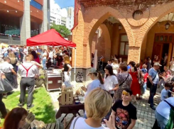 Художники, керамисты, музыканты, дизайнеры и экологи провели арт-фестиваль в Ростове-на-Дону