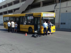 В Ростове городской автобус насмерть сбил пешехода: ВИДЕО
