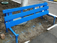 Секс-эксперименты ростовской молодежи у подъезда прекратили пенсионерки хитрым маневром