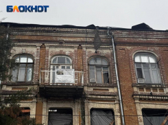 В Ростове начали срочный ремонт исторического дома Севастопуло после обрушения крыши