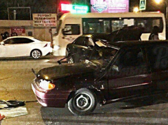 Пострадавшего в серьезной аварии на Стачках ростовчанина увезла скорая помощь