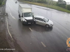 Полиция выясняет причину аварии с тремя пострадавшими из Ростовской области