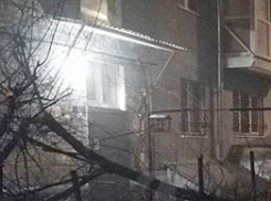 Ростовчанке в новогоднюю ночь «привалило счастье» в виде упавшего дерева