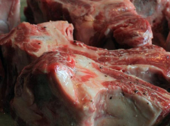 Ростовский бизнесмен пытался за 200 тысяч избежать наказания за торговлю просроченным мясом