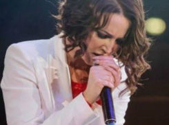 Ведущая «Дома-2» отказалась делиться «секретами успеха» с жителями Ростова и решила спеть