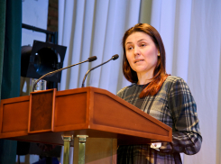 Живущая в одной квартире с бизнесменом Тюриным ростовский депутат Светлана Мананкина официально зарабатывает 9300 рублей в день