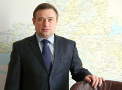 Вывод из-под удара или почетная пенсия: политологи — о причинах ухода первого замгубернатора Ростовской области