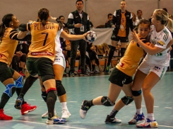 Гандбольный клуб «Ростов-Дон» сразился с венгерским «Дьер» в упорной борьбе