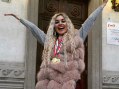 Блондинка из Новочеркасска оказалась сексуальной «Богиней Востока»