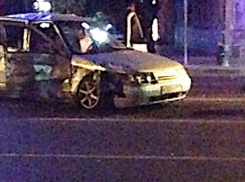 Три человека получили травмы в жестком лобовом ДТП в центре Ростова