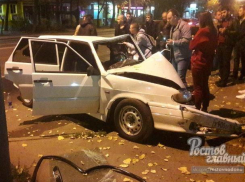 Ночью в центре Ростова погиб водитель ВАЗ