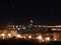 Кроваво-красное НЛО в небе над Батайском вызвало бурную реакцию потрясенных горожан