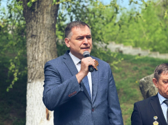 Неожиданные признания в любви и непонятный белый порошок: что происходит вокруг арестованного главы Новочеркасска