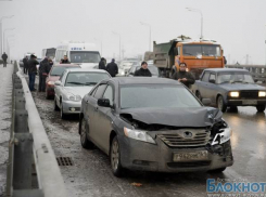 В Ростове за ДТП на Темерницком мосту уволили директора комбината благоустройства Ленинского района 