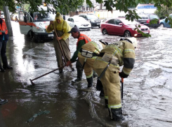 Во время аномальных дождей в Ростове спасатели получили более 3,5 тысяч звонков