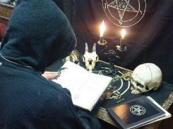 Сатанистов из Ростова, оторвавших голову и пальцы трупу женщины, обязали выплатить ее родственникам 900 тысяч рублей