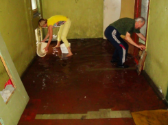 Потоп с нечистотами испортил встречу Нового Года жителям Ростова