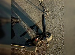 В Ростовской области подросток на самокате попал под колеса иномарки