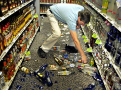 Ночной погром устроил дебошир в супермаркете Ростовской области