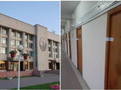 Силовики нагрянули с обысками в администрацию Новочеркасска