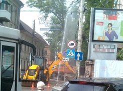 Коммунальный фонтан забил на Братском