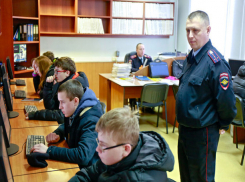 Житель Ростова при сдаче экзамена в ГАИ «погорел» на своей безрассудной глупости 