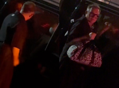 Шоумена Дмитрия Диброва застали «без штанов» на развратной VIP-вечеринке