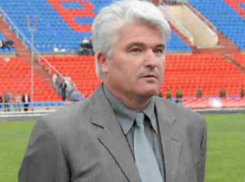 Тренера и футболиста Сергея Андреева поздравляют с днем рождения друзья и спортивные журналисты Дона