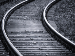 В Ростове грузовой поезд сошел с рельсов