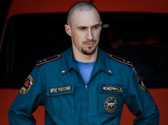 «Порой приходится нести на себе 30 кг снаряжения»: ростовский спасатель рассказал о буднях пожарных