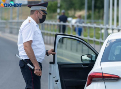 В Ростове суд продлил сроки ареста задержанным за взятки сотрудникам ГИБДД