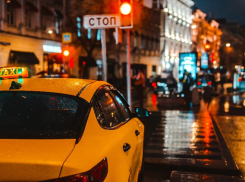 В Ростове таксист напал на беременную женщину 