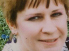 Сероглазая блондинка в красной дубленке пропала на улицах Ростова