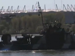 Нападение врага отбил военный корабль «Шмель» возле «Ростов-Арены» в Дону