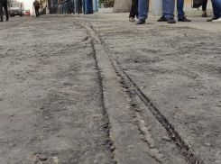 В РПЦ прокомментировали историю с закатанными в асфальт рельсами у собора в Ростове