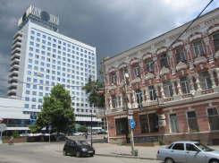 Пенсионерка за рулем иномарки насмерть сбила женщину в центре Ростова 