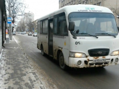 «Недоступной средой» окрестил останавливающихся в неположенном месте водителей маршруток ростовский блогер