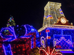 Более трехсот зданий в гирляндах будут создавать новогоднее настроение ростовчанам 