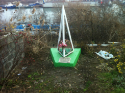 Обелиск погибшим красноармейцам забросили перед Днем Победы ростовские чиновники