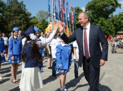 Снова впали в ребячество жители Ростова на грандиозном праздновании Дня защиты детей