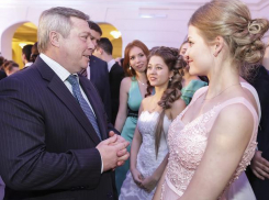 Очаровательные студентки Татьяны удивили на балу губернатора Ростовской области 