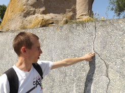 Власти Новочеркасска не могут заставить отреставрировать памятник красным казакам