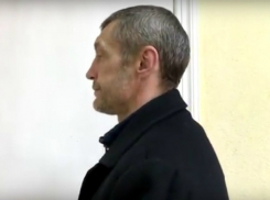 Нападавшего с электрошокером на одиноких иркутянок рецидивиста из Ростовской области сняли на видео