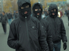 Трое подростков жестоко изнасиловали молодую женщину в Ростовской области 