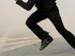 Мужчина в Ростове ударил своего друга ножом