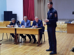 Кассационный суд отменил решение Ростовского облсуда, назначившего условное наказание участковому-мошеннику