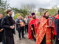 На территории ДГТУ провели пасхальный крестный ход