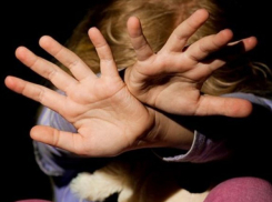 В Веселовском районе отчим надругался над 12-летней девочкой