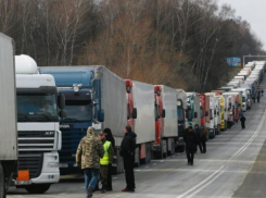 Третья по счету акция протеста дальнобойщиков прошла в Ростовской области 